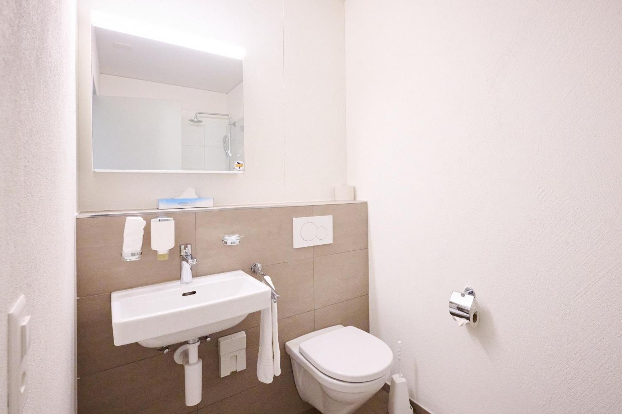 Hotel Am Kreisel Self-Check-In By Smart Hotels 라헨 외부 사진