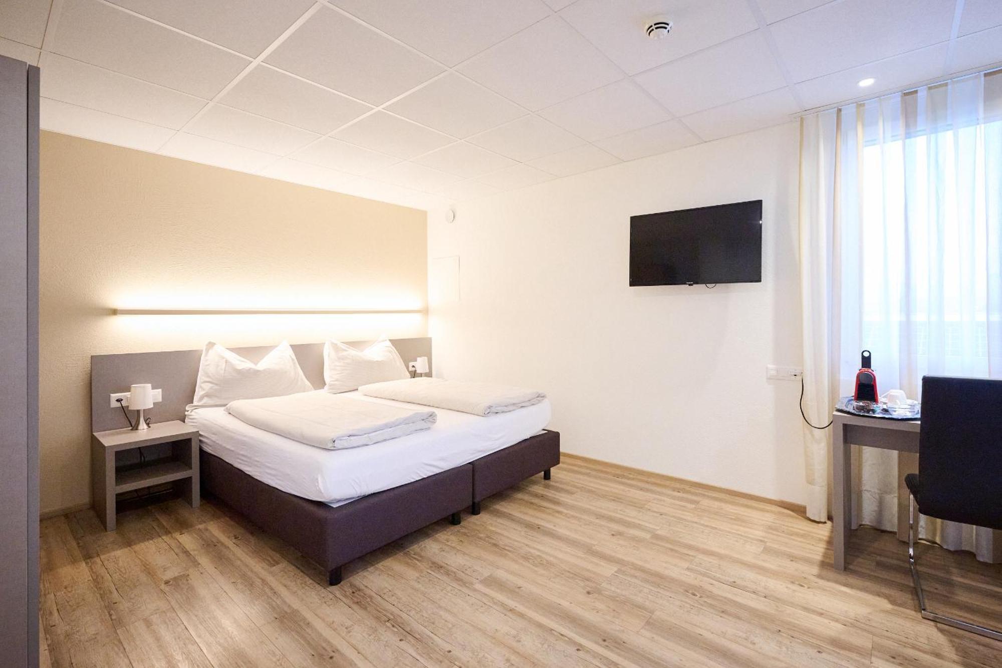 Hotel Am Kreisel Self-Check-In By Smart Hotels 라헨 외부 사진