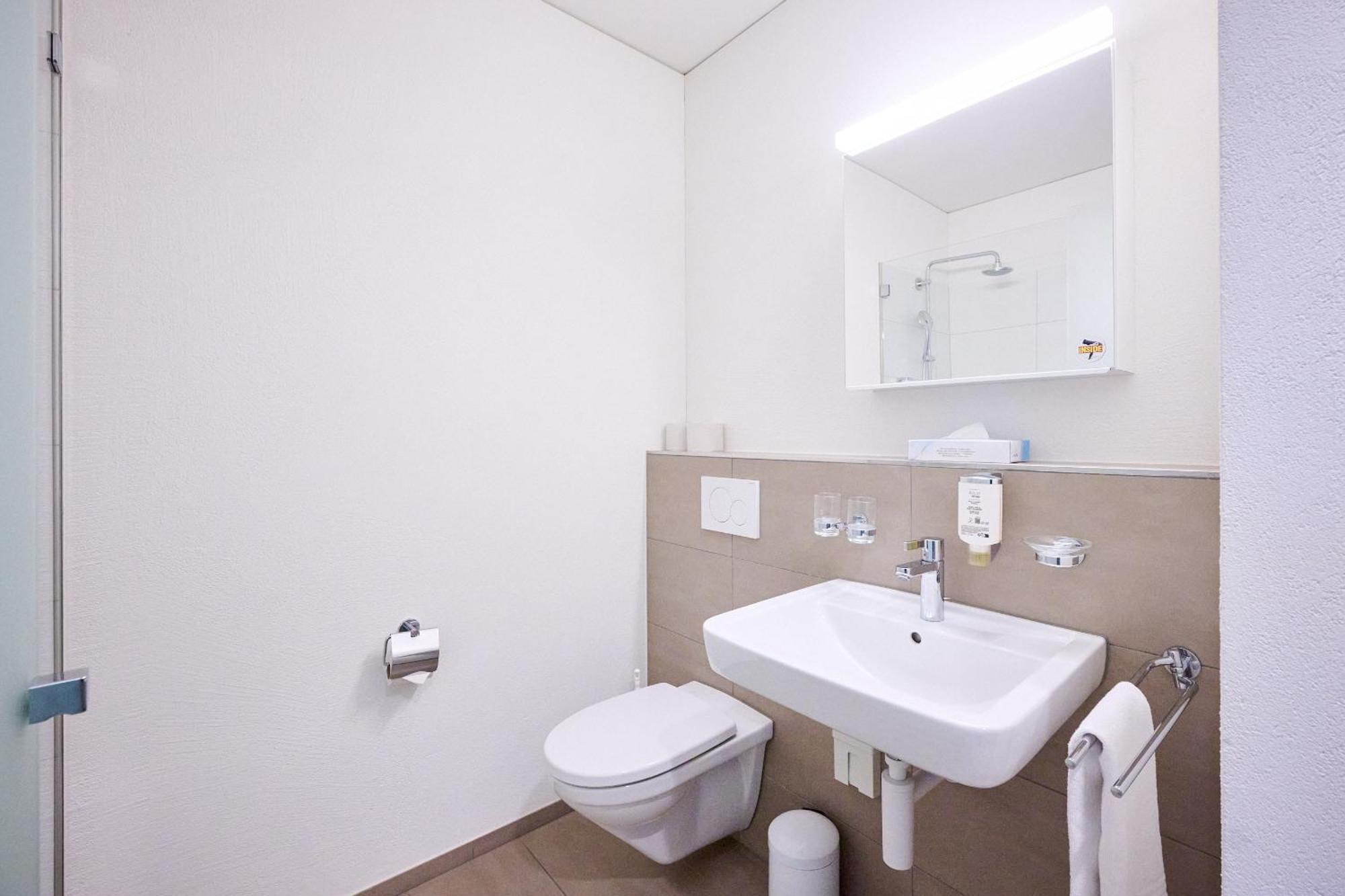 Hotel Am Kreisel Self-Check-In By Smart Hotels 라헨 외부 사진