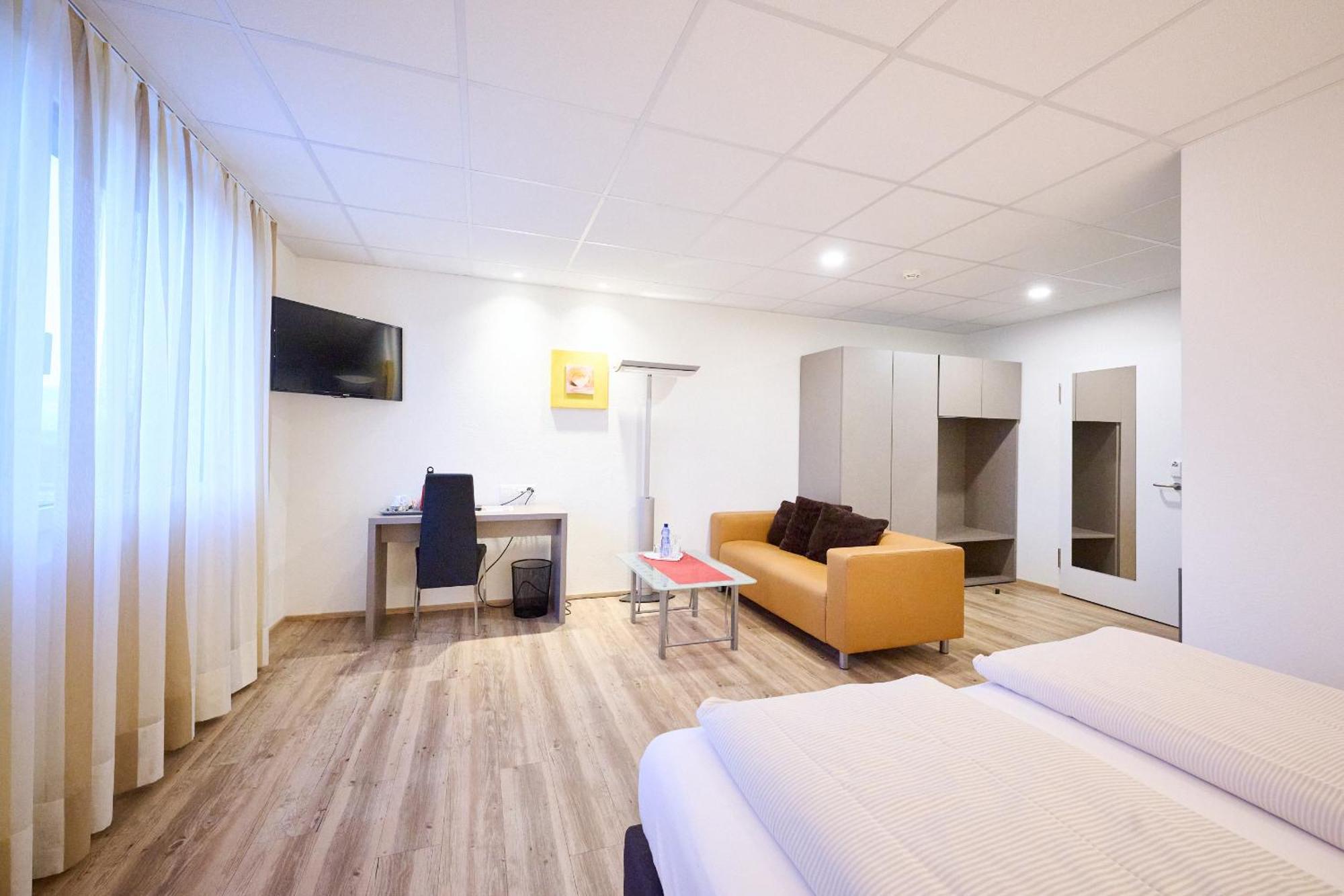 Hotel Am Kreisel Self-Check-In By Smart Hotels 라헨 외부 사진