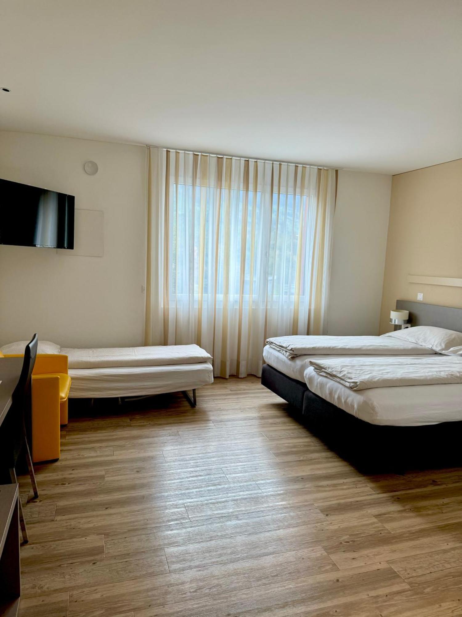 Hotel Am Kreisel Self-Check-In By Smart Hotels 라헨 외부 사진